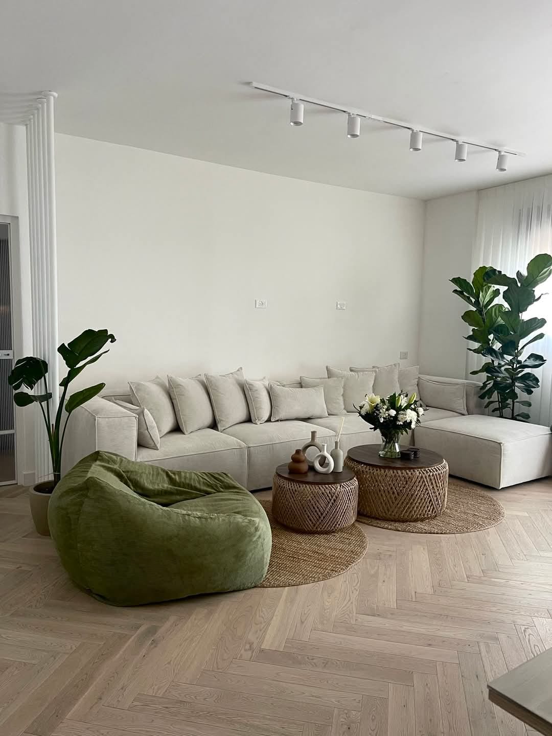ספה עם הדום מק״ט 524